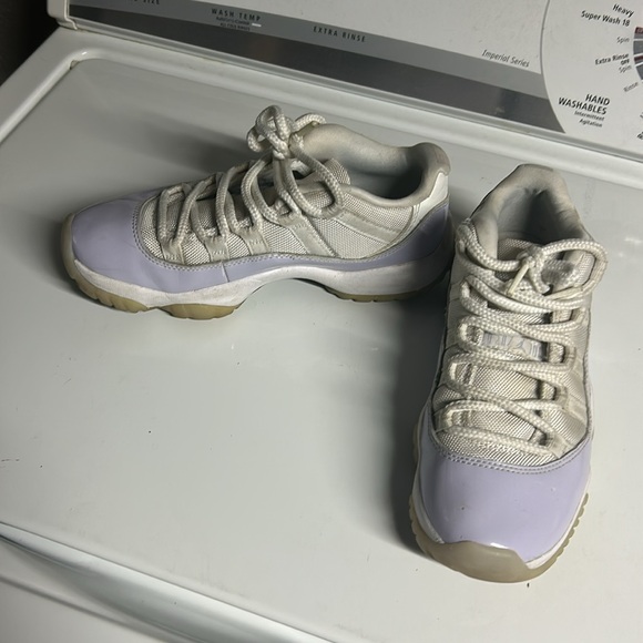 JORDAN RETRO 11s LOW - Picture 3 of 6